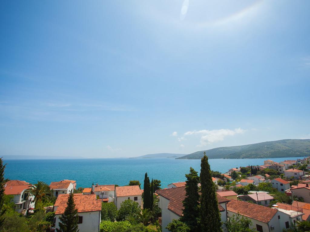 Apartments Kairos Seget Vranjica Bagian luar foto
