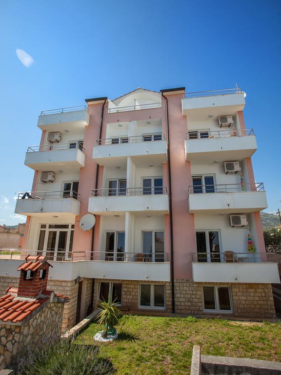 Apartments Kairos Seget Vranjica Bagian luar foto