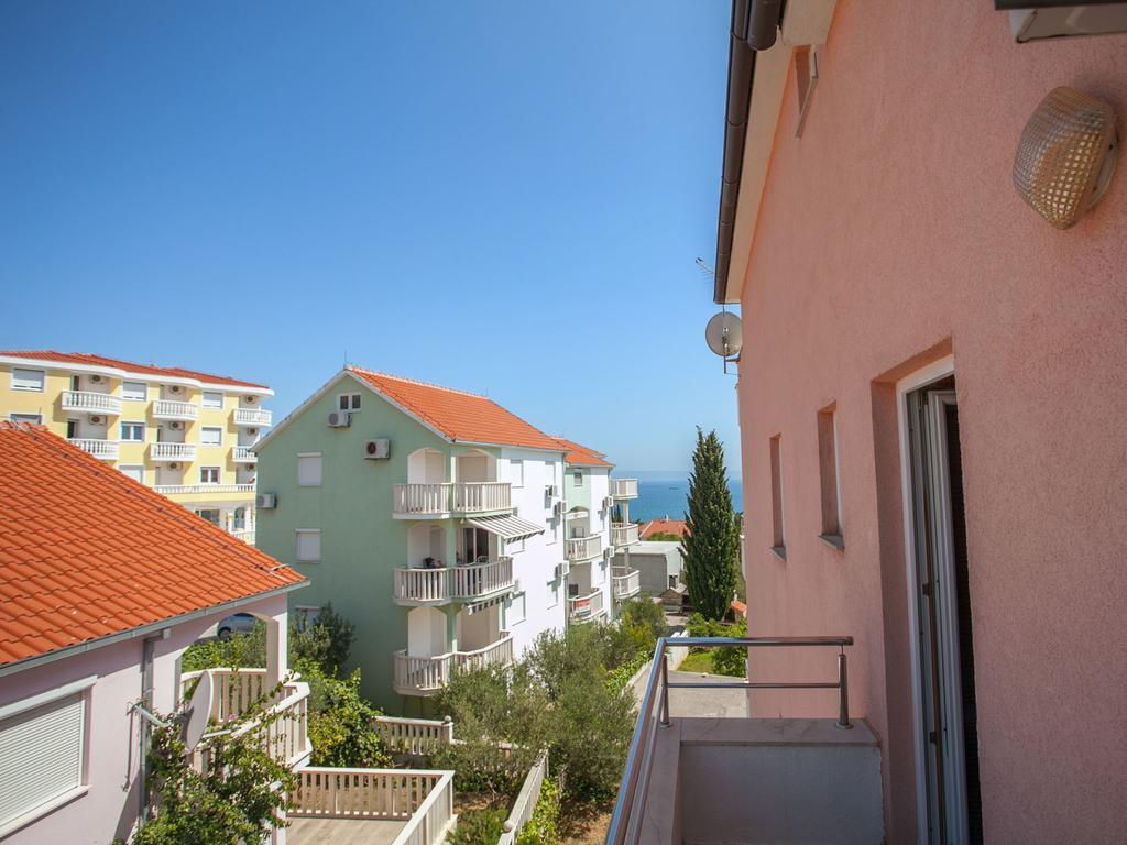 Apartments Kairos Seget Vranjica Bagian luar foto