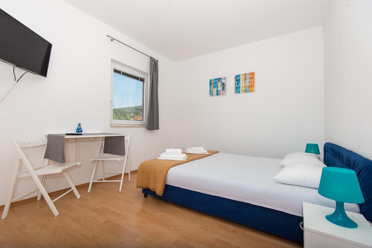 Apartments Kairos Seget Vranjica Bagian luar foto