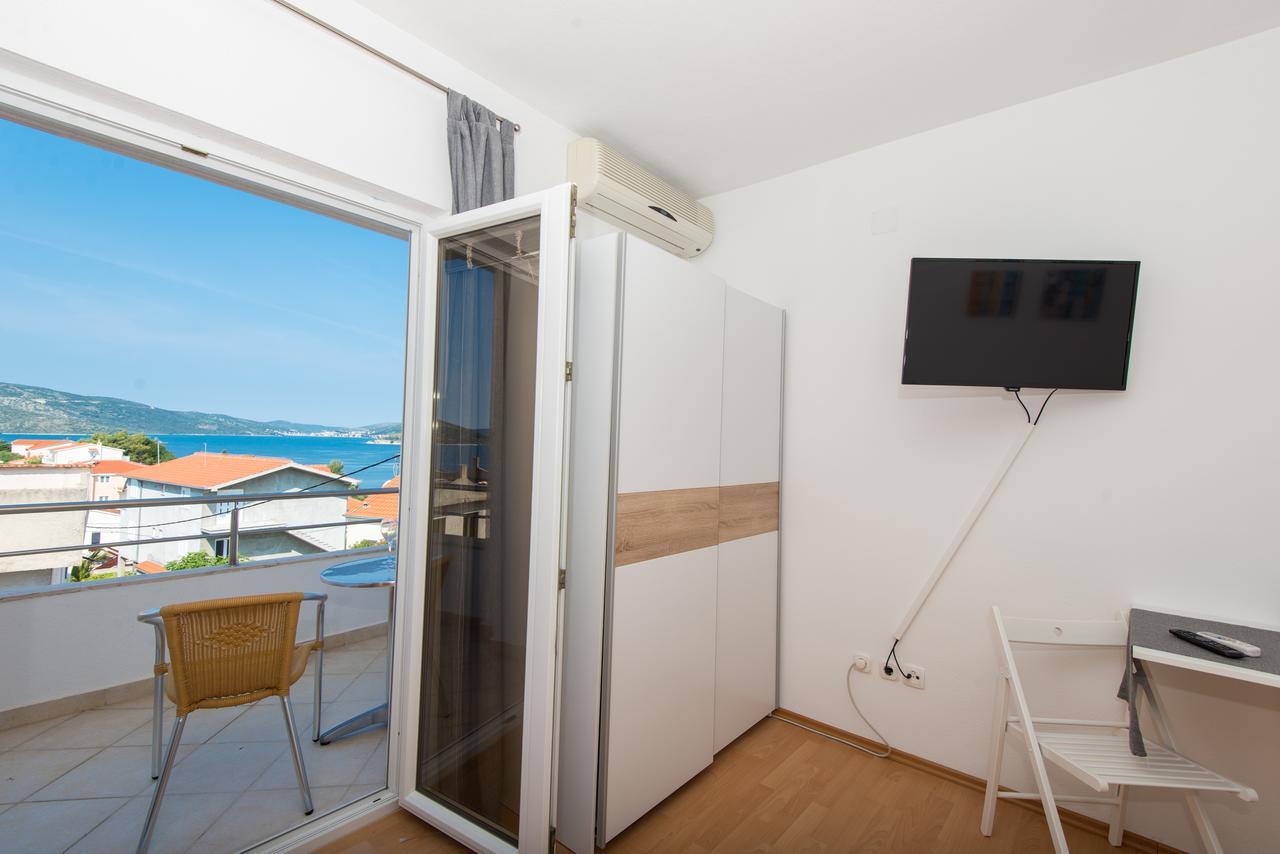 Apartments Kairos Seget Vranjica Bagian luar foto