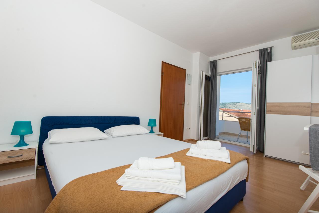 Apartments Kairos Seget Vranjica Bagian luar foto